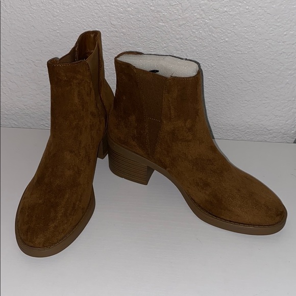 Forever 21 Shoes - Brown suede Forever 21 boots